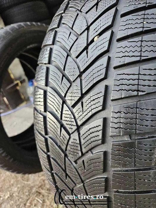 SET 2 Anvelope Iarna 235/55 R19 GOODYEAR UltraGrip Performance Gen 1