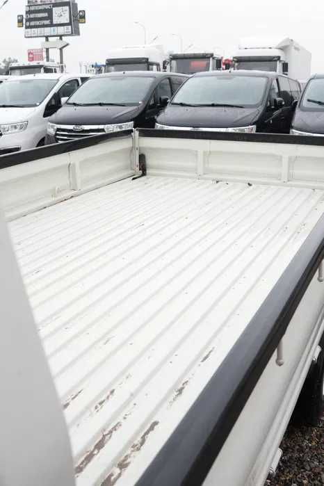 Jac x200 (2L mator. 147 ot kuchi. 3 orindiqli )