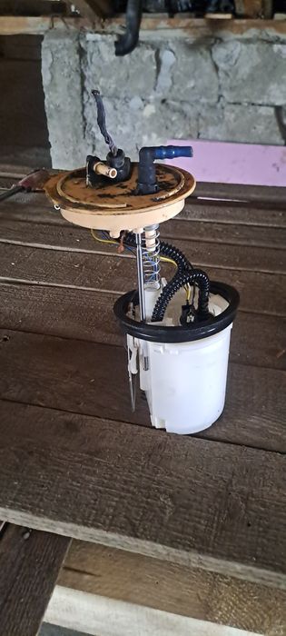 Pompa motorina din rezervor Volkswagen VW Passat B6 2005  2010 2.0 TDI