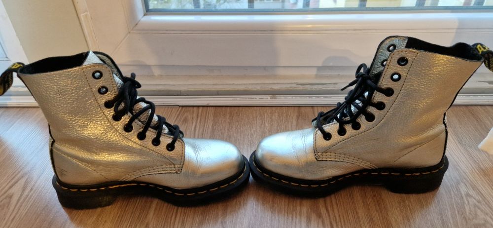Dr. Martens Pascal Met argintii originale, marimea 36, piele naturala