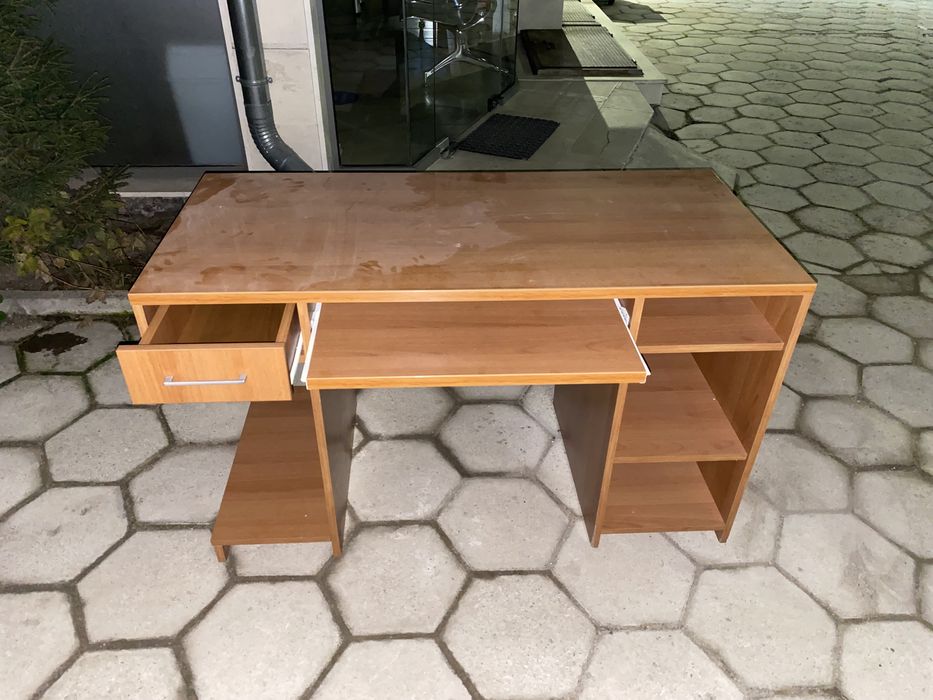 Две Бюра за офис