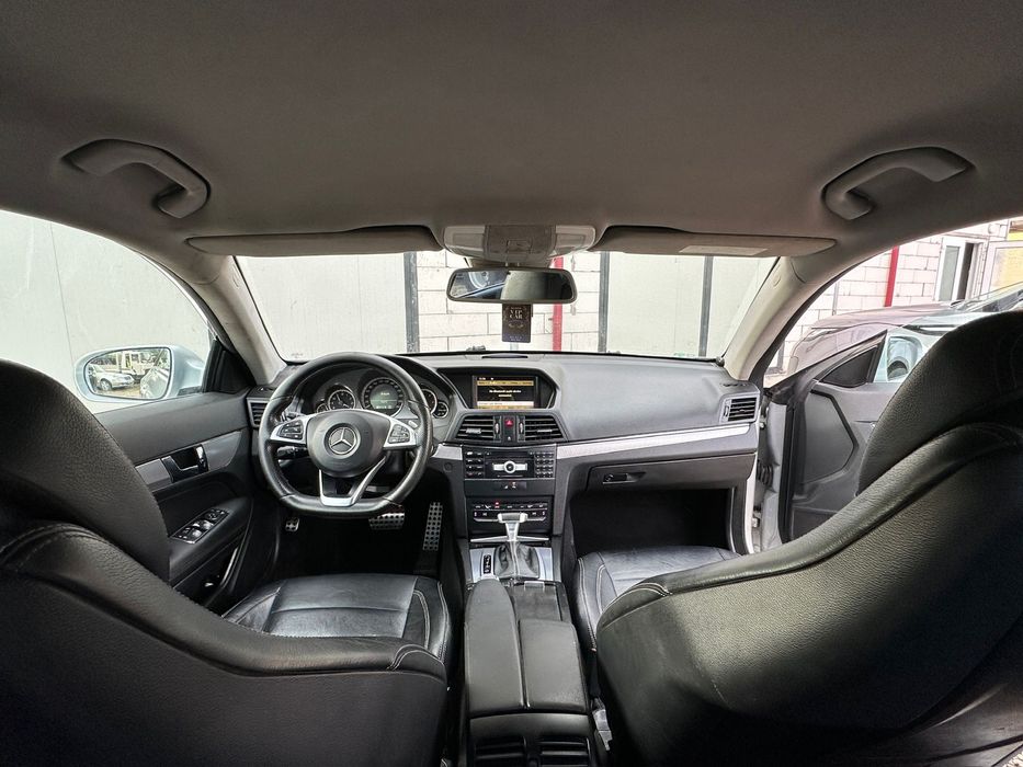 Vând Mercedes E Class Coupe