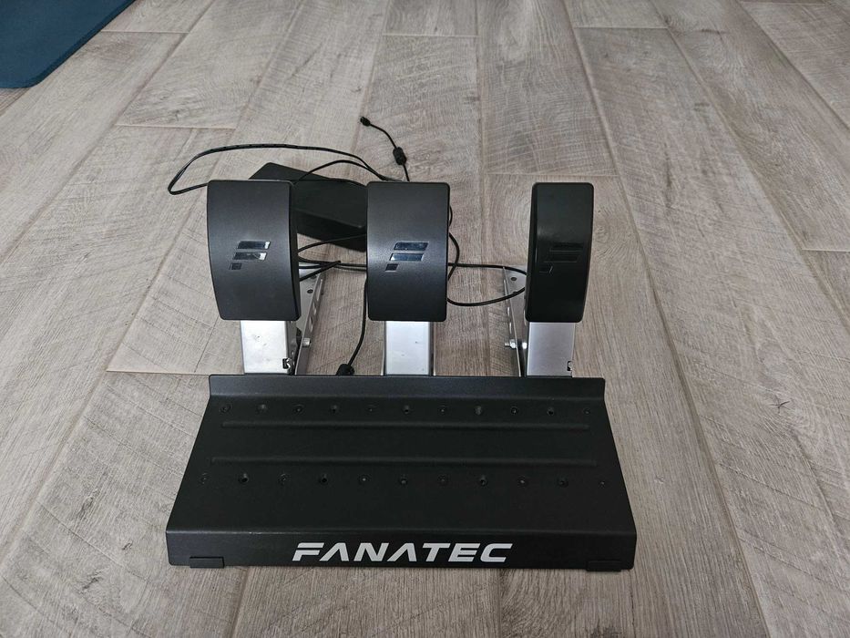 Fanatec CSL Elite база, волан и CSL Pedals