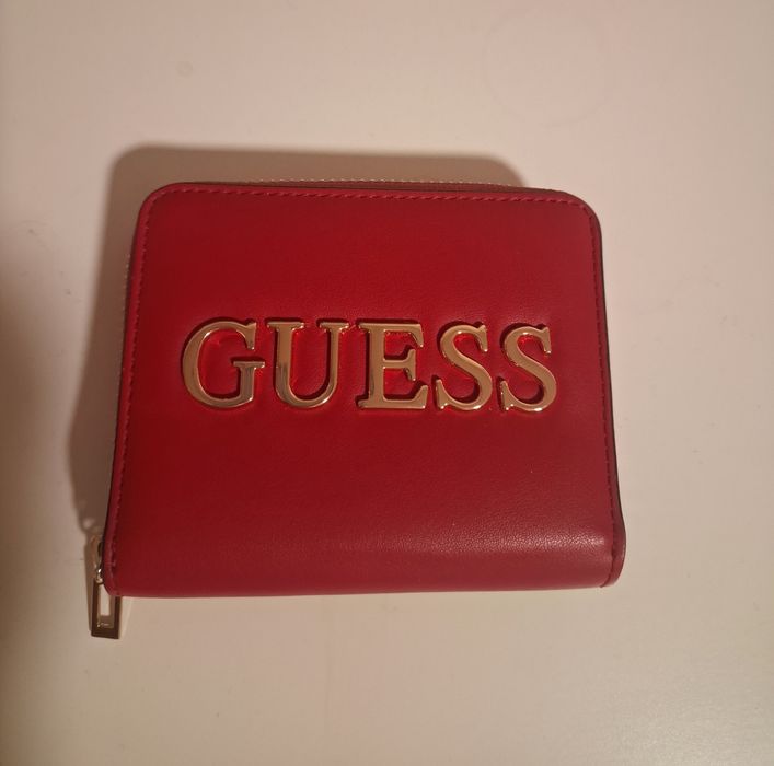 Дамско портмоне Guess