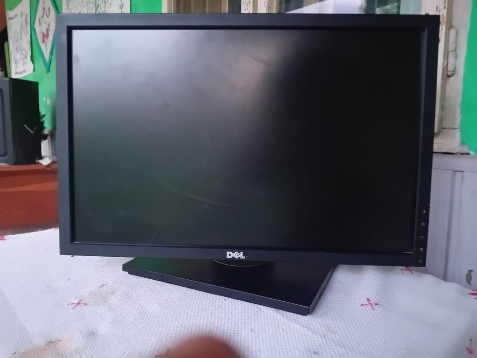 Vand urgent  PC gaming cu monitor