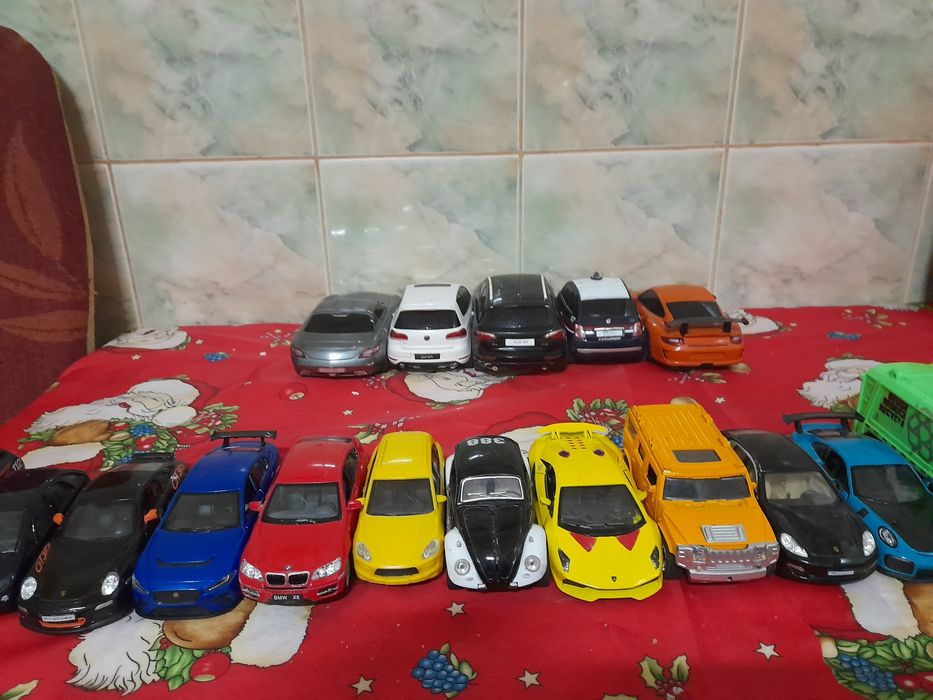 vând mașinuțe pentru copii, majoritatea sunt nou nouțe