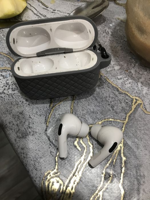 AirPods Pro в хорогем состояние