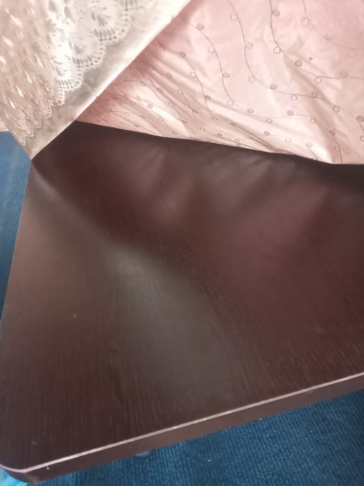 Стол стул,печь,посуда,бочка,хон тахта,умывалка