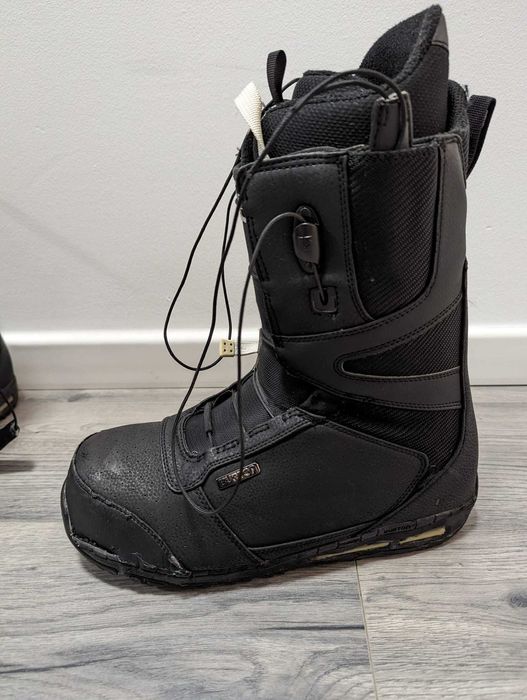 Snowboard, legături și boots - vand SI separat