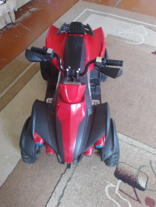 Детская машинка...