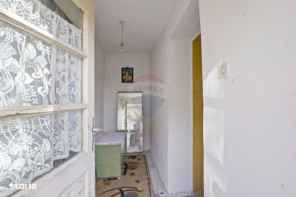 Casă de vanzare, pozitie excelenta, la intrare in Loc. Galsa