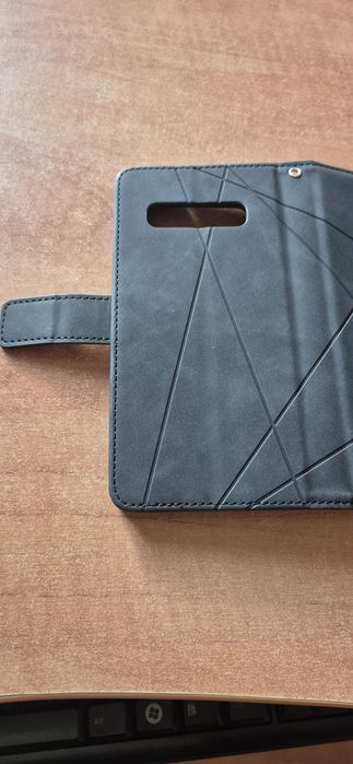 Продавам калъф, тип тефтер за Samsung S10+, 10 евро