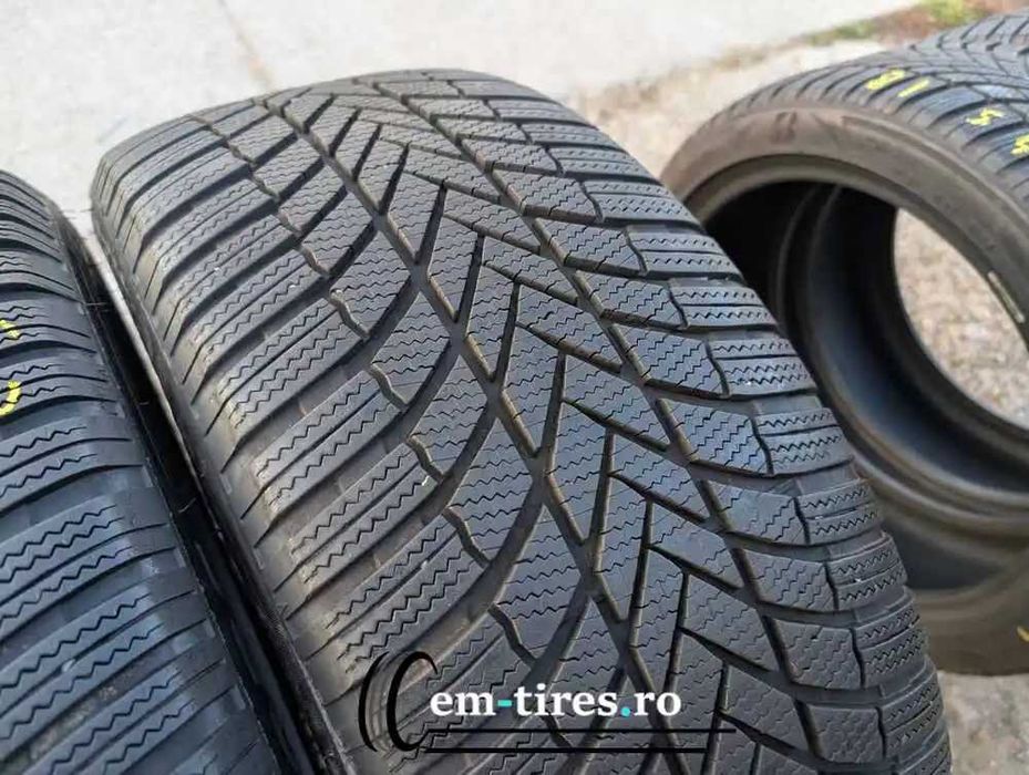 SET 2 Anvelope Iarna 235/55 R19 BRIDGESTONE Blizzak LM005 105H