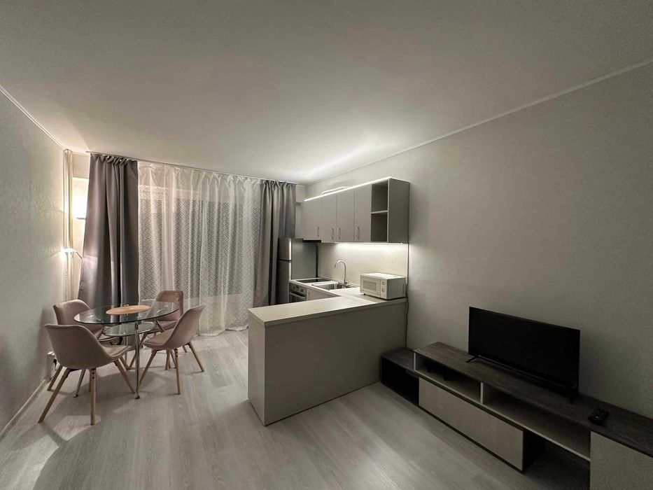 Продава се Двустаен апартамент в София, Белите брези - 74 кв.м за 1852 €/кв.м - Снимка #2