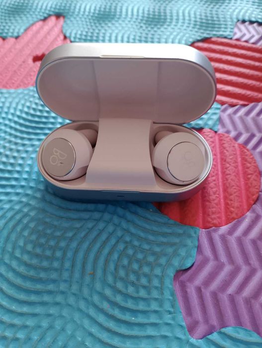 Bang and Оlufsen-безжични слушалки Модел: EQ  Чисто нови!