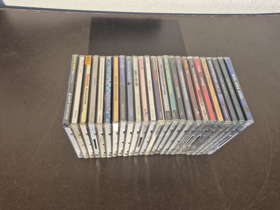 Vând Lot 25 CD muzica usoara straina mixta Rock