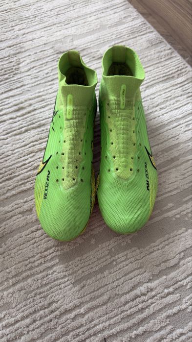 Бутсы футбольные