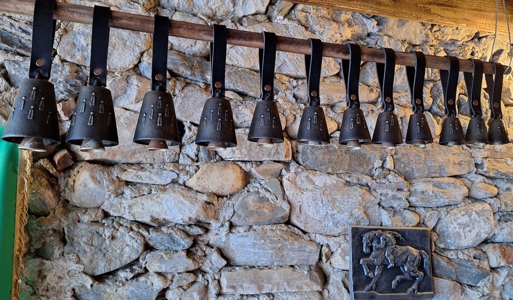 Български чанове с каишки