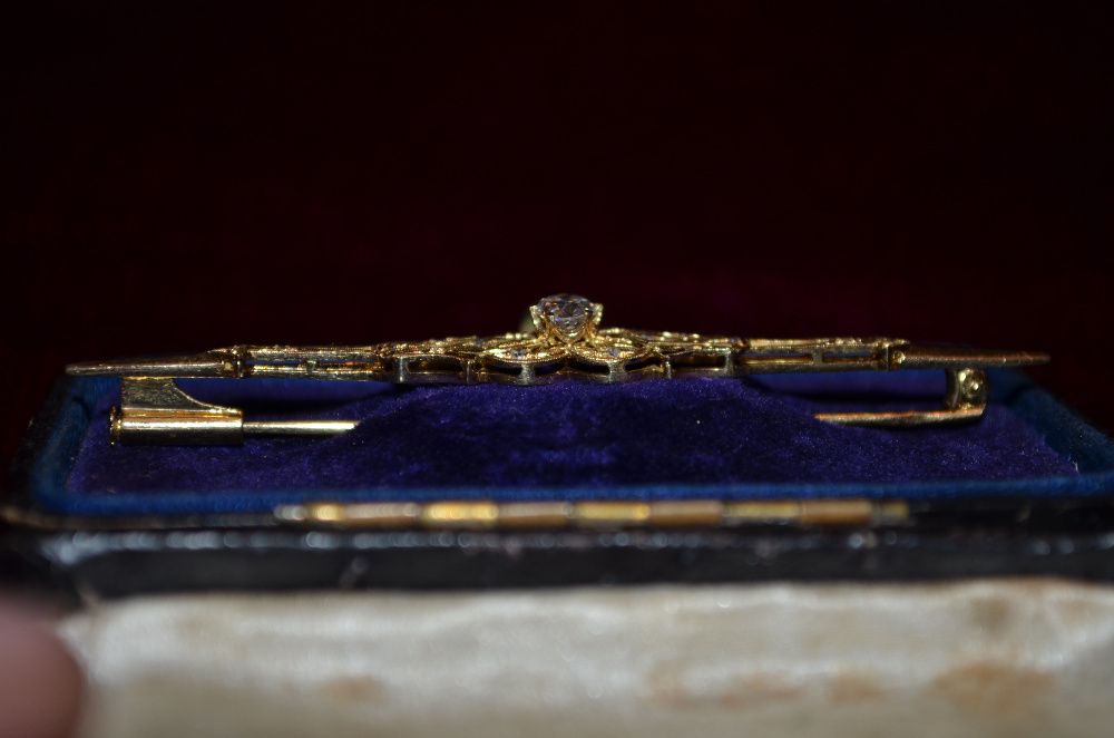 BROSA AUR 18K cu Diamant Oval de 0.50ct - Art Deco -Vintage - 5g. !