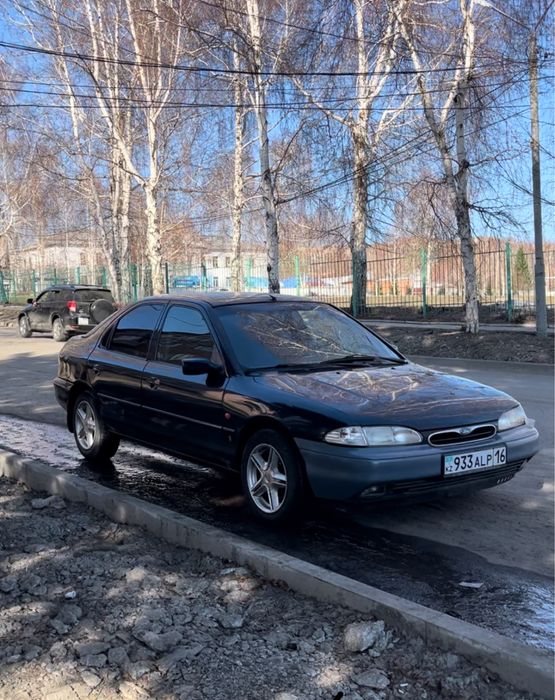 Продам машину форд