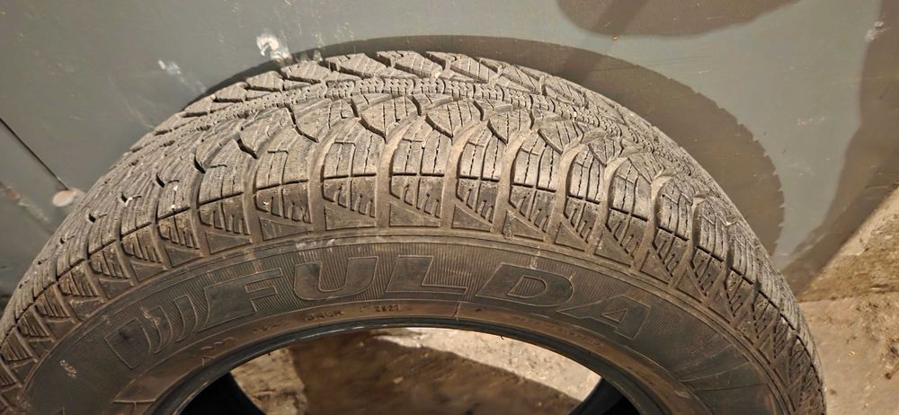 Зимни гуми 2бр. 100 лв FULDA 195/65/15