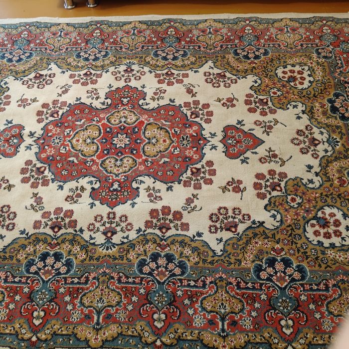 Продам шерстяной ковер б/у