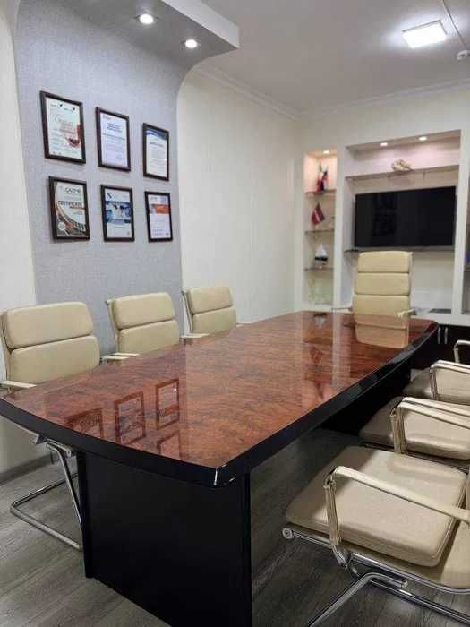 офисная мебель стол для переговоров.