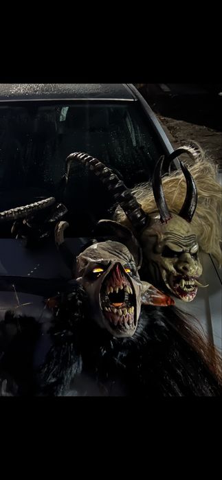 крампус маска светеща