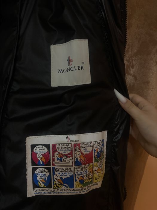 Geacă Moncler neagră, lucioasă originală