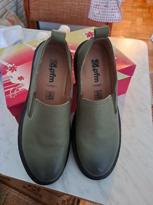 Срочно продам лоферы 40