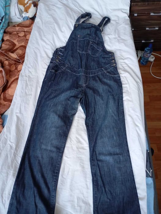 Дрехи за бременни: гащеризон, панталон и подарък блуза