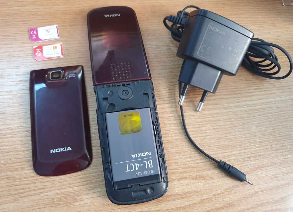 telefon Nokia 2720 clapeta taste butoane perfect functional