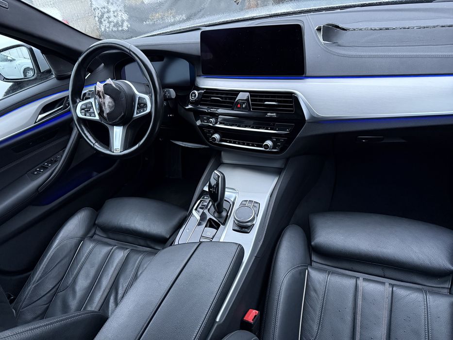 Bmw 530d xdrive 286cp 2021 Led full 106000 km avariat pret fix fix