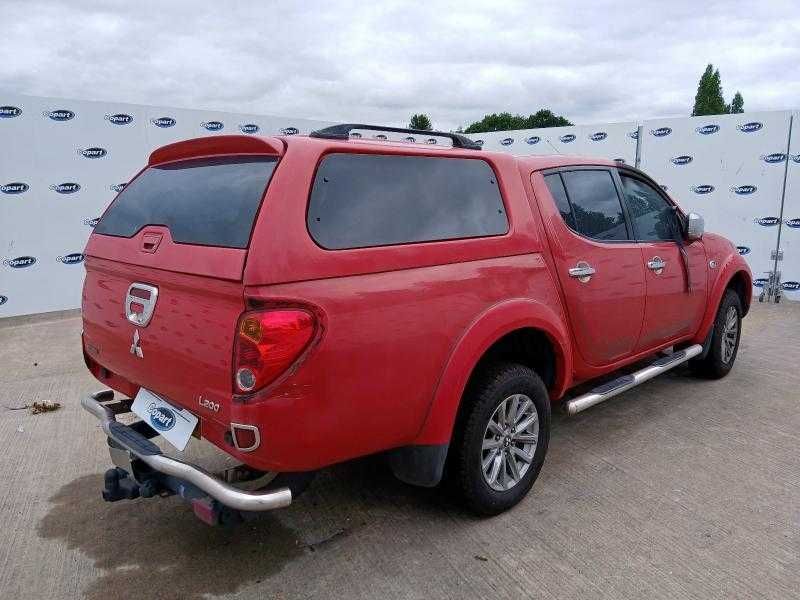 Dezmembrez 2010 MITSUBISHI L200 DOUBLE CAB DI-D Barbarian 4WD 176BHP