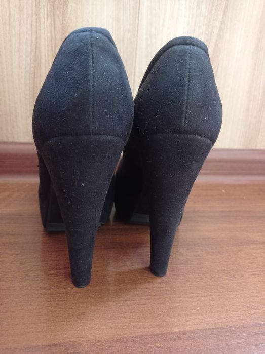 Продам женские туфли