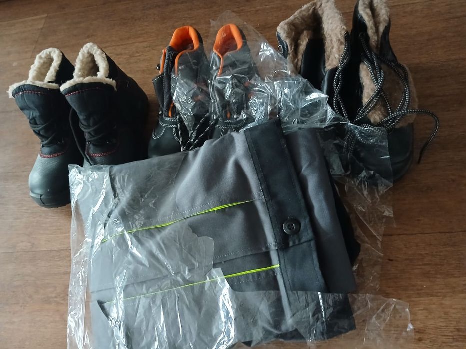 Продам спецовку ботинки