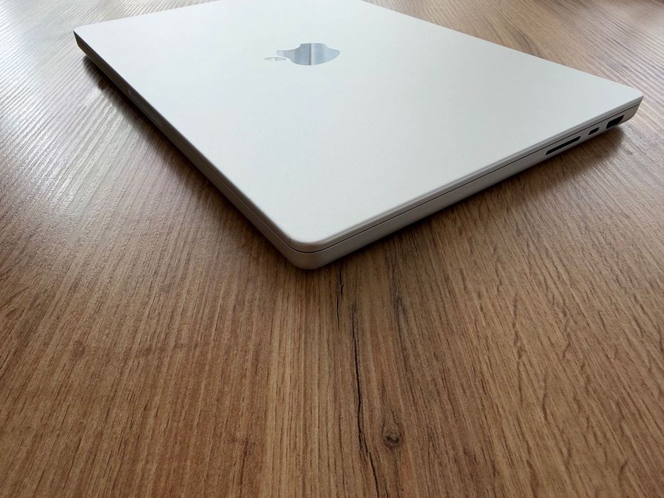 MacBook Pro 14" M4 10-CPU, 10-GPU, 16GB RAM, 512GB SSD