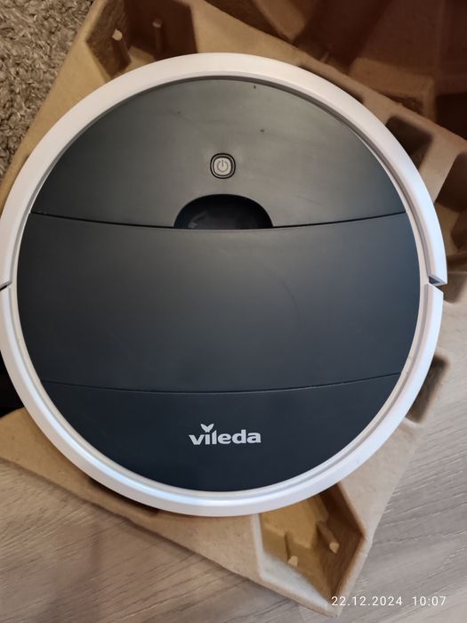 Почистващ робот,малко използуван