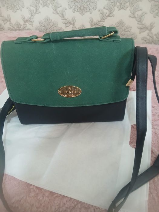 Новые сумки в коробке с пыльником