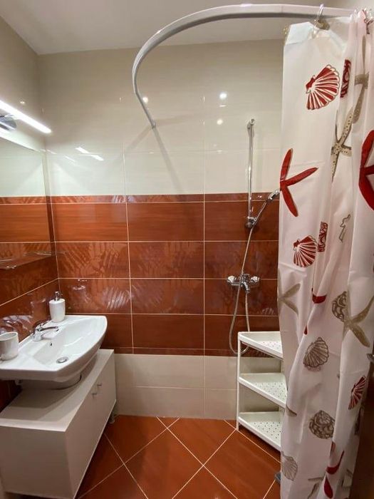 Дава се под наем Двустаен апартамент в Варна, ЖП Гара - 60 кв.м за 550 € - Снимка #13