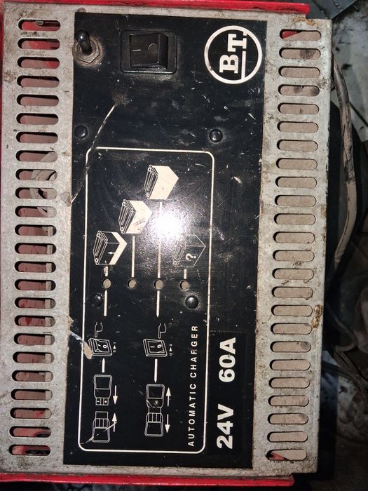 Зарядное устройство 24в60а. STC24/60