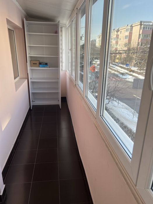 Inchiriez apartament  cu 4 camere