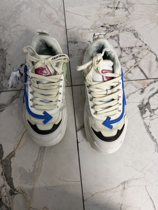 Vand off white odsy 1000