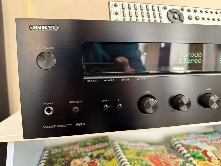 Onkyo TX-8050 стерео ресивър Оптичен вход