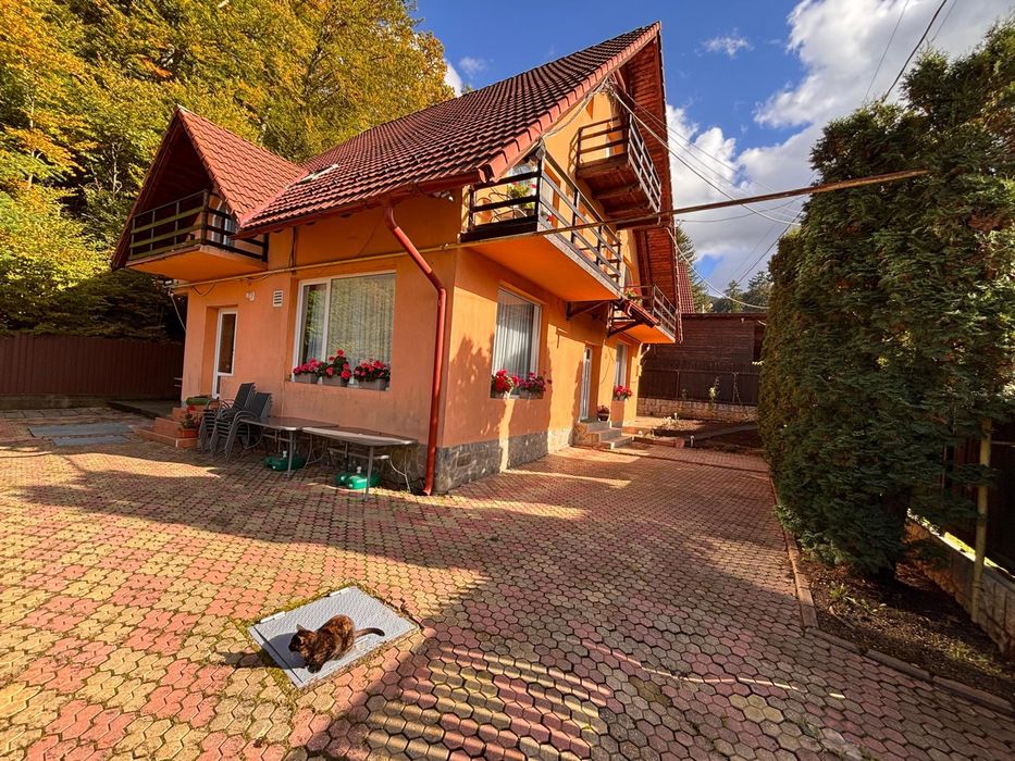 Vila de inchiriat,completa.