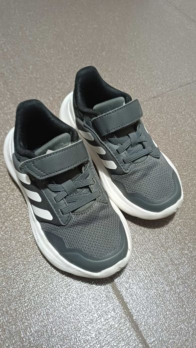 Детски маратонки 28 и 34 номер