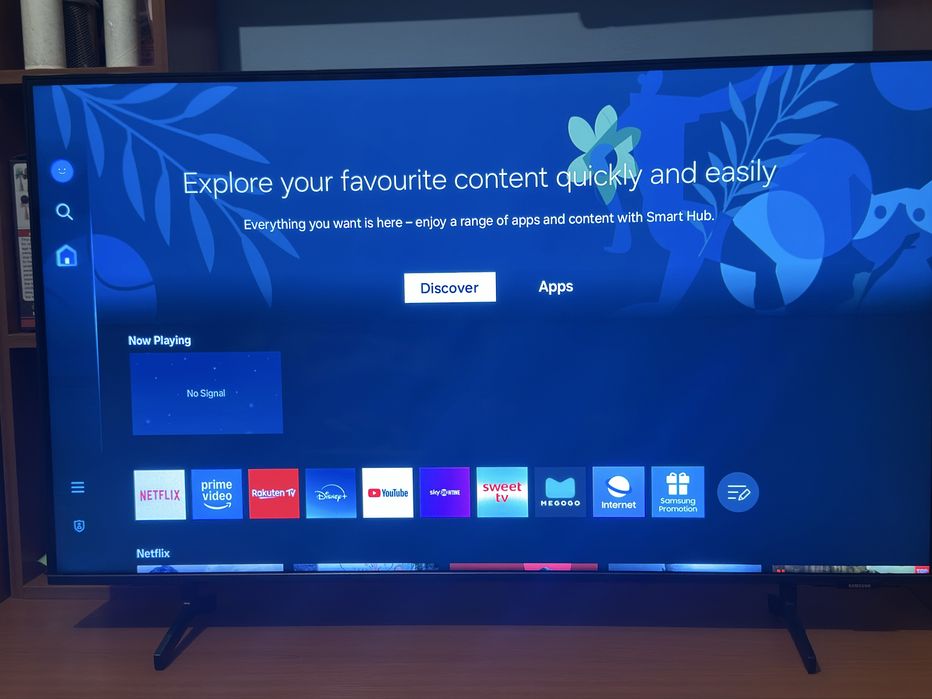 Samsung UE43BU8072 (43”, 4K Crystal UHD).