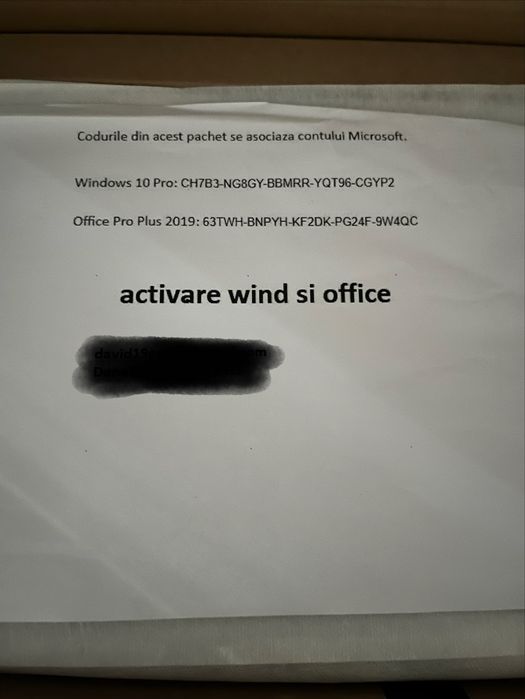 Vand laptop nou