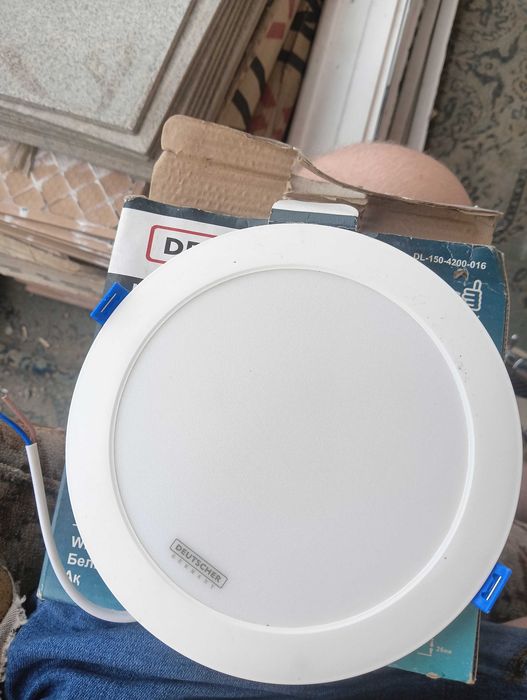 Продам софиты и навесные светильники