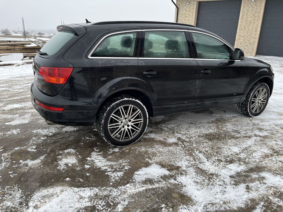 Audi Q7 7 locuri